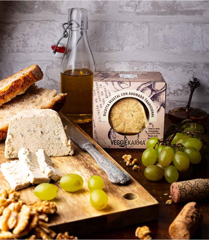 Smoked creamy Marcellino with basil - 250g