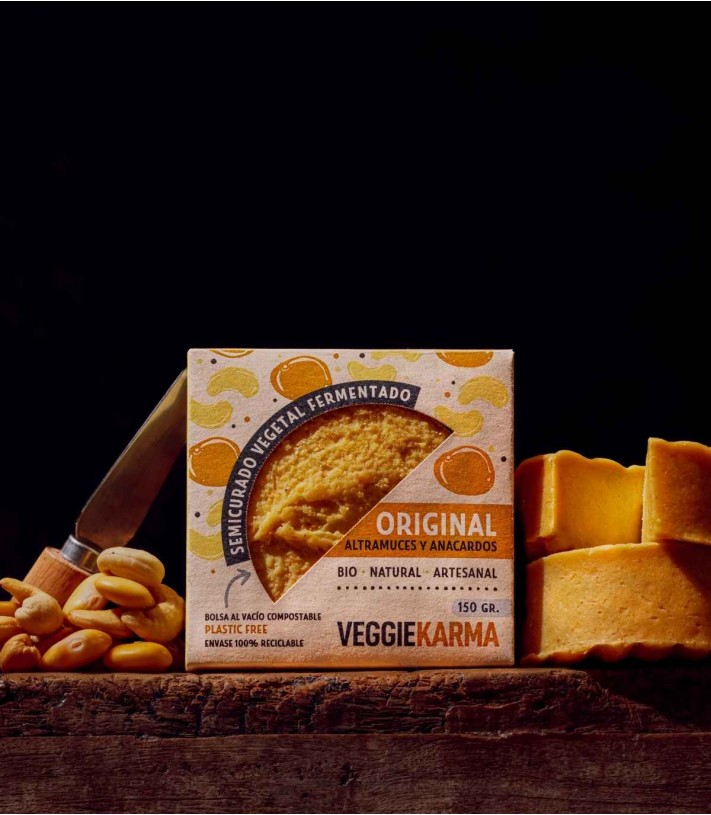 Semi-cured cheese alternative Original flavour 150 gr.*