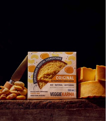 Semi-cured cheese alternative Original flavour 150 gr.*